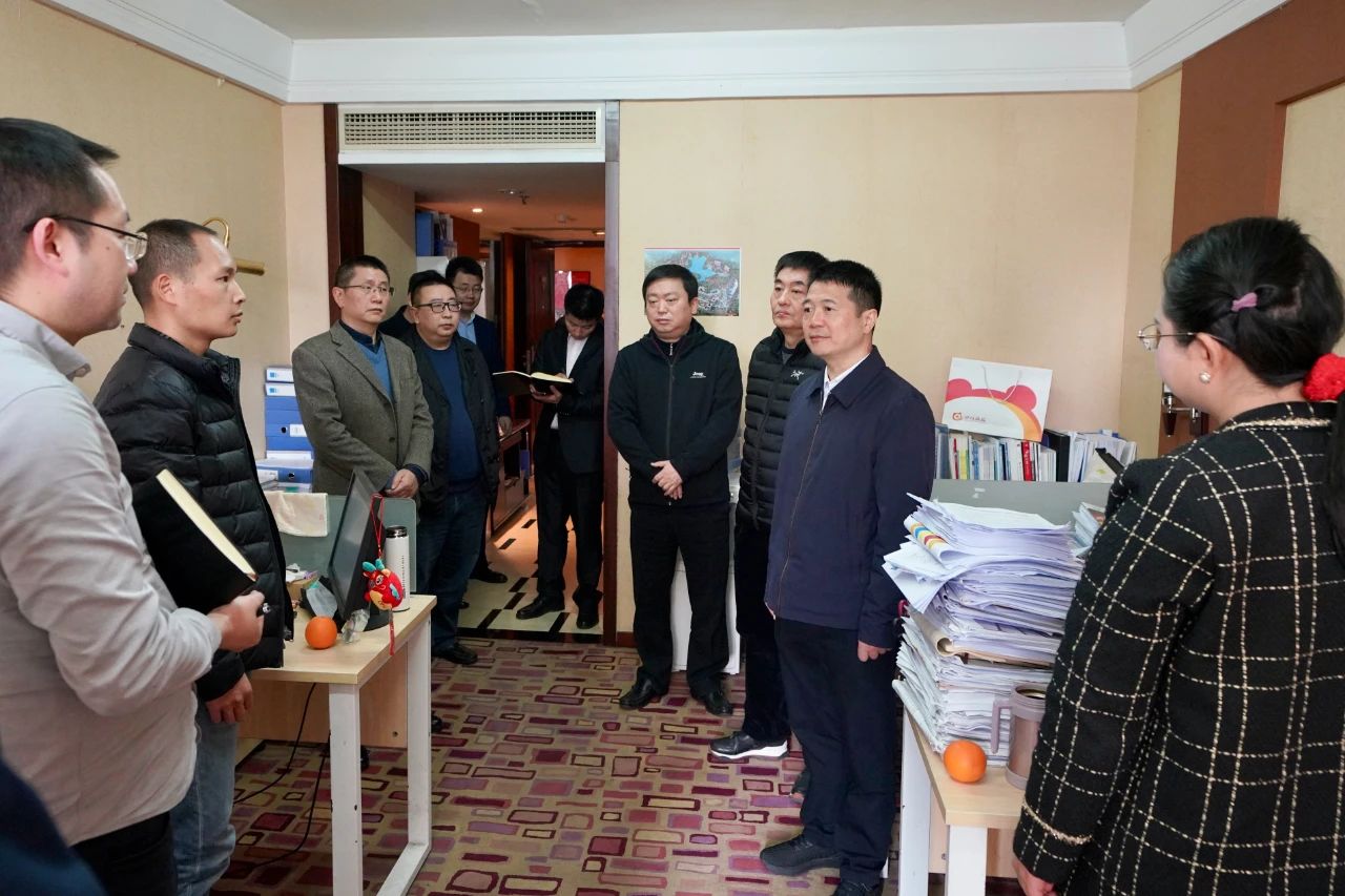 迎新春，鼓劲头，开新局！省首页- yl6809永利集团中国官方网站集团辅导班子慰问总部干部员工