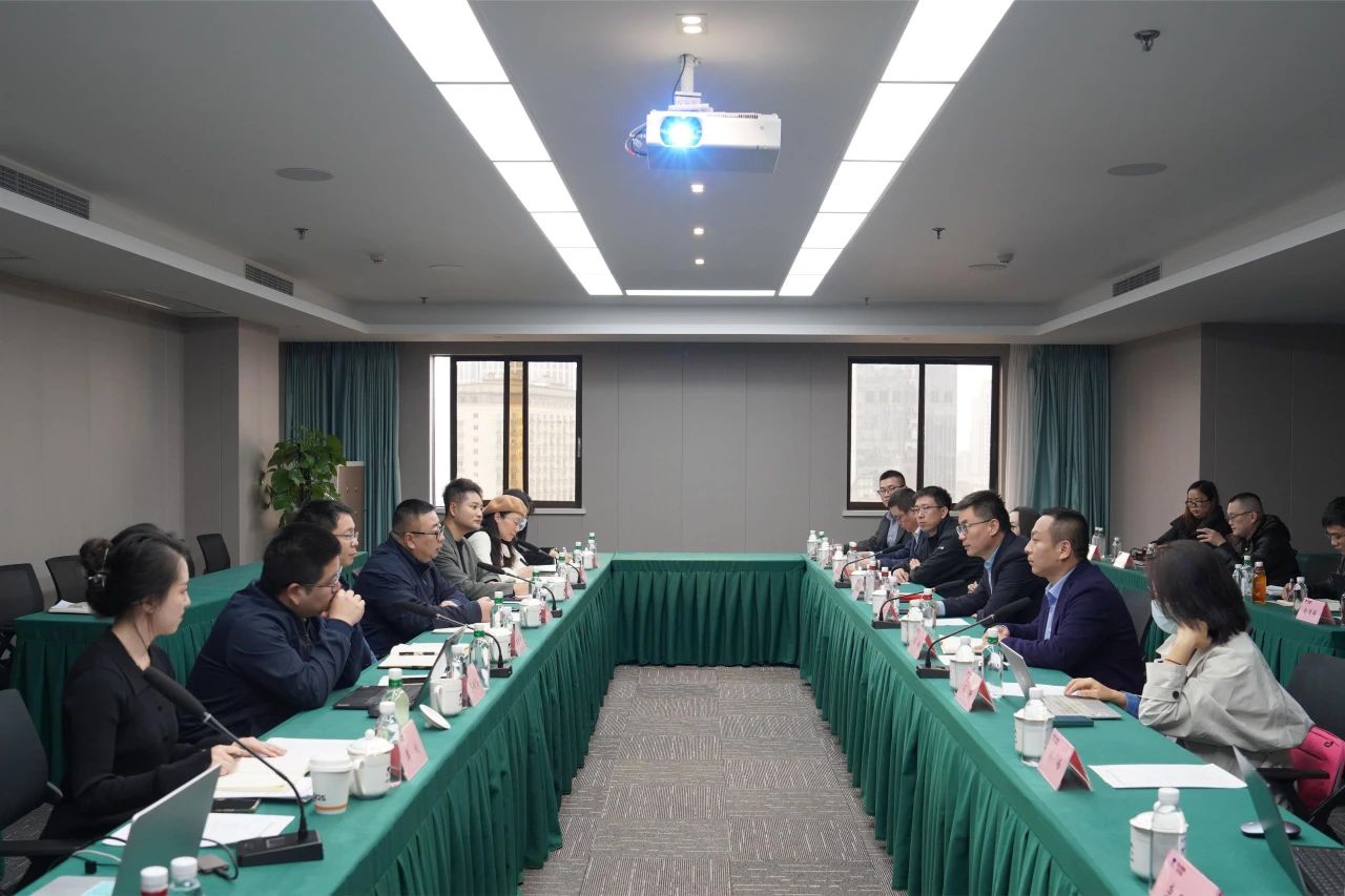 省首页- yl6809永利集团中国官方网站集团与内蒙古伊利实业集团进行座谈互换会