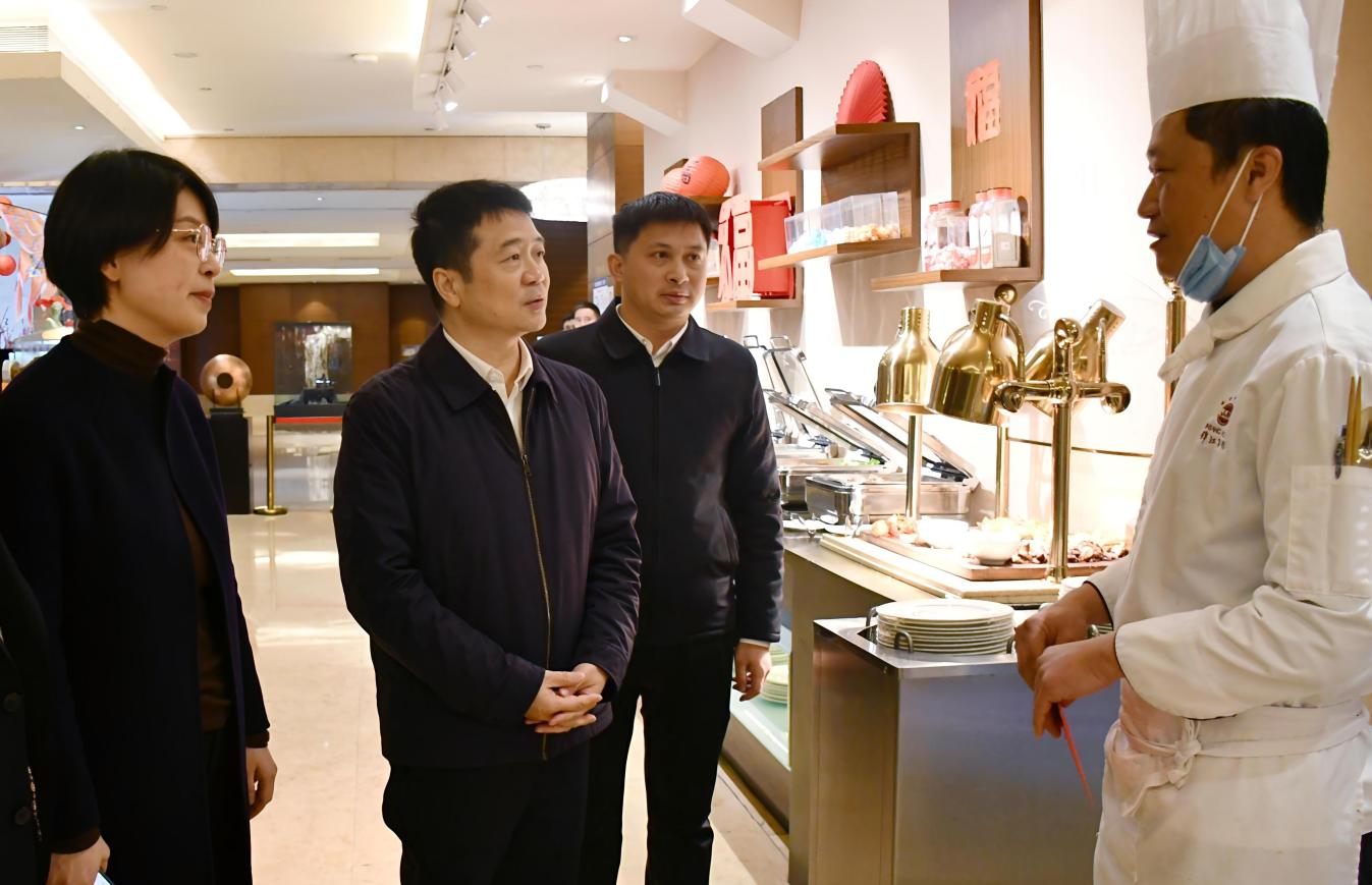 省首页- yl6809永利集团中国官方网站集团辅导率队发展春节前走访慰问